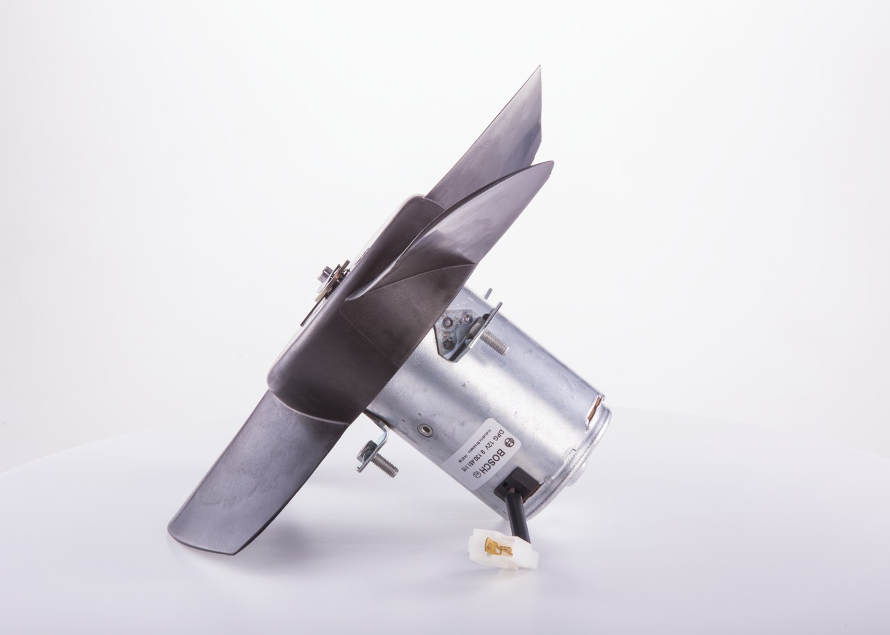 Fensterhebermotor von BOSCH F 006 B49 680