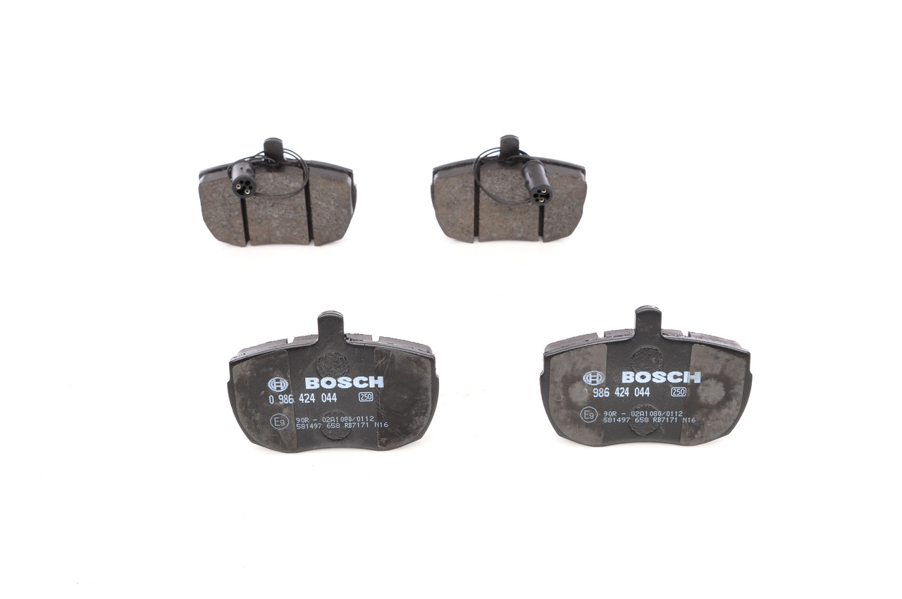 Acquista online BOSCH Kit pastiglie freni Art.: 0 986 424 044