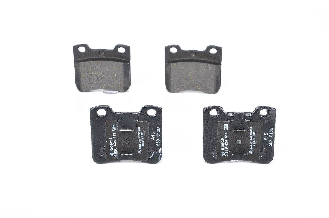 Acquista online BOSCH Kit pastiglie freni Art.: 0 986 424 411