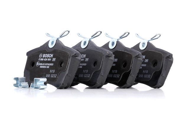 Acquista online BOSCH Kit pastiglie freni Art.: 0 986 424 661