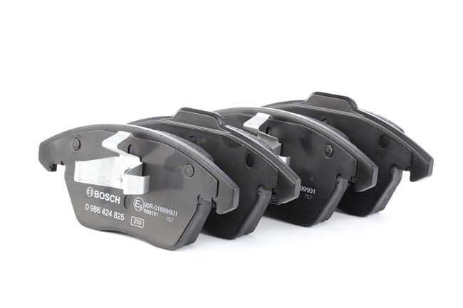 Compre Pastilhas de travão da BOSCH 0 986 424 825 a um preço baixo por 29,52 €