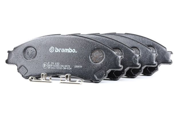 Köp Bromsbelägg av BREMBO P 79 032 till det låga priset 516,38 kr