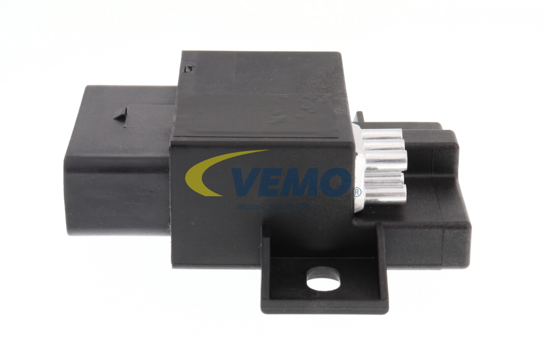 Kraftstoffpumpenrelais V15-71-0065