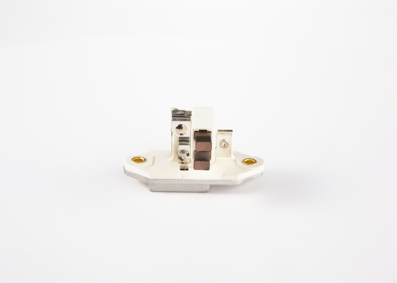 Lichtmaschinenregler 1 986 AE0 013 von BOSCH günstig für 14,61 € online kaufen