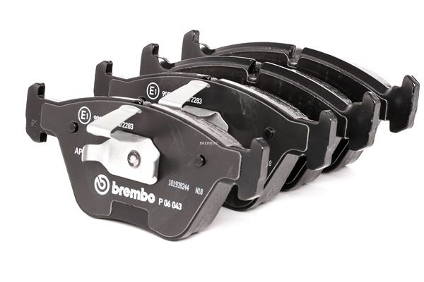 Comprar Juego de pastillas de freno de BREMBO P 06 043 a bajo precio de 40,75 €