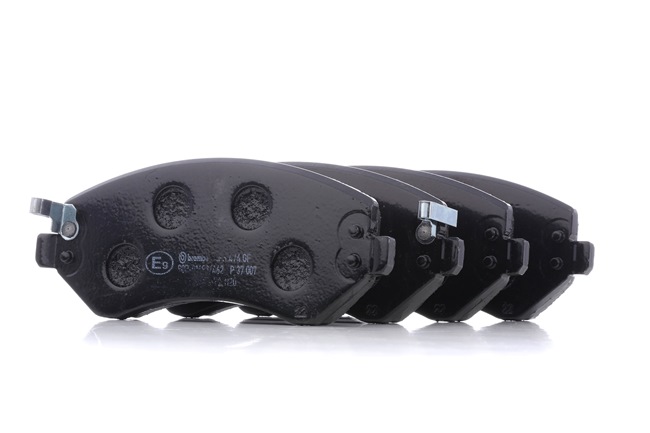 Köp Bromsbelägg av BREMBO P 37 007 till det låga priset 474,10 kr