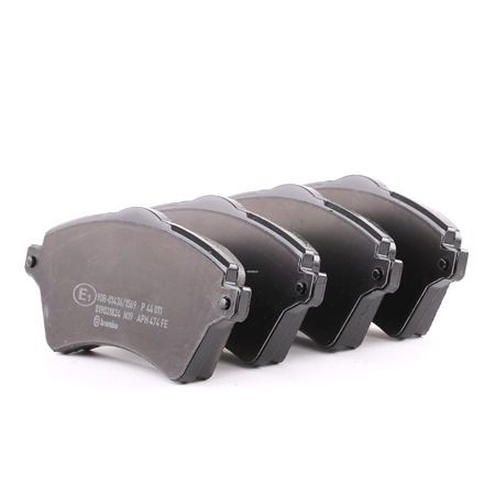 Köp Bromsbelägg av BREMBO P 44 011 till det låga priset 411,05 kr