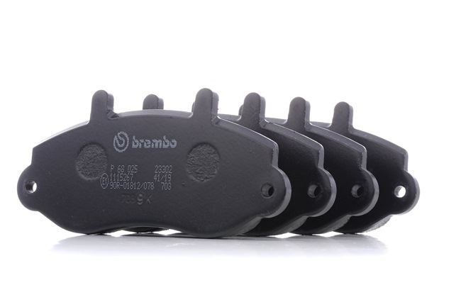 Acquista online BREMBO Kit pastiglie freni Art.: P 68 025