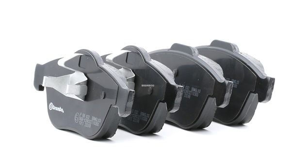 Acquista online BREMBO Kit pastiglie freni Art.: P 68 032