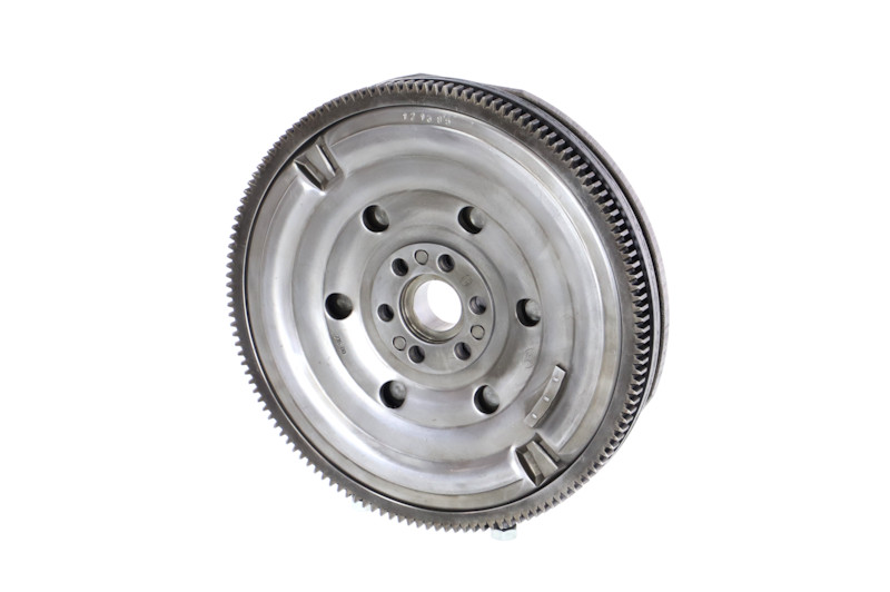 Osta Vauhtipyörä REMANTE:llä 009-001-000215R edullisesti hintaan 569,33 €