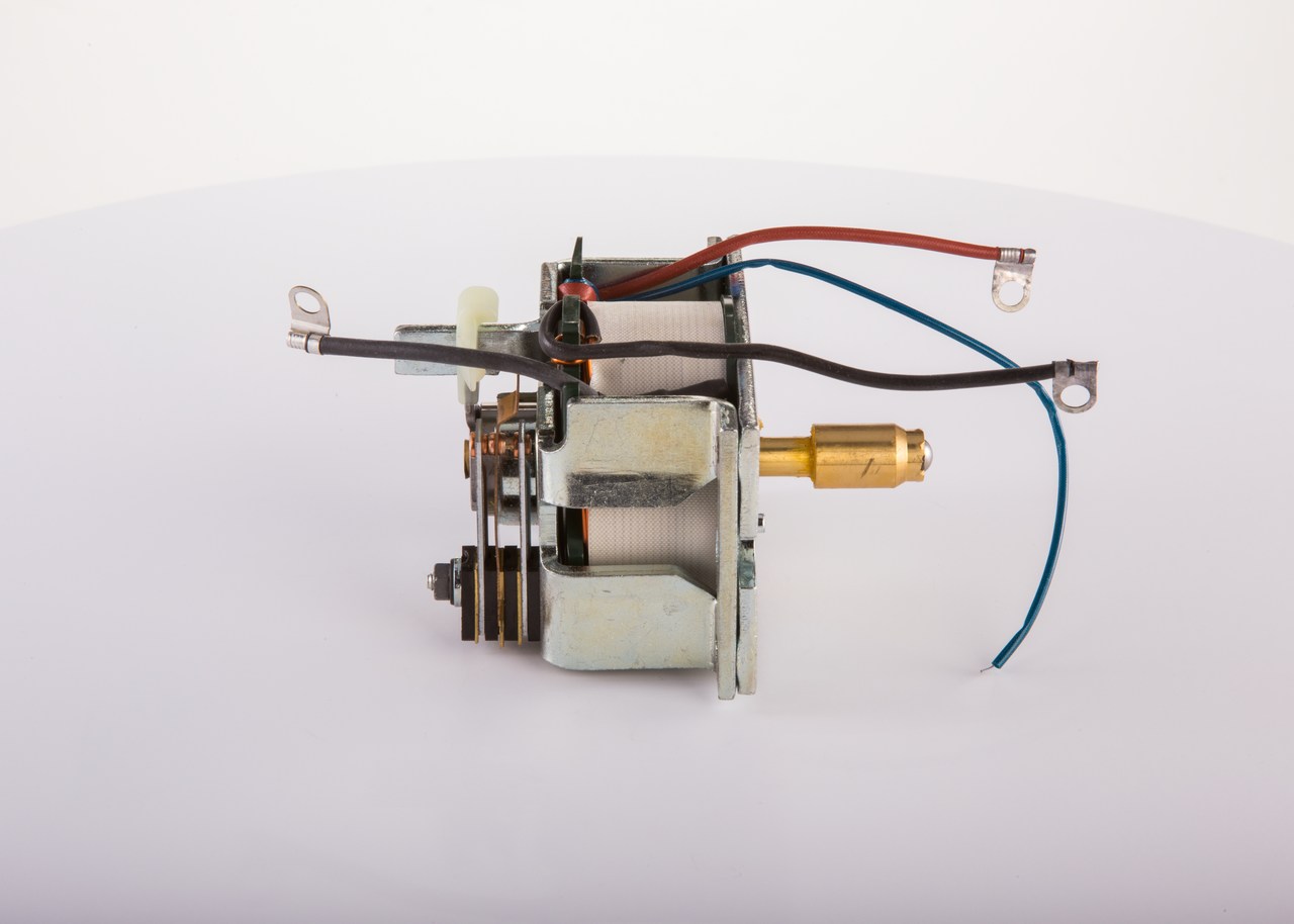 Compre Interruptor electromagnético, motor de arranque da BOSCH 0 331 450 002 a um preço baixo por 91,08 €