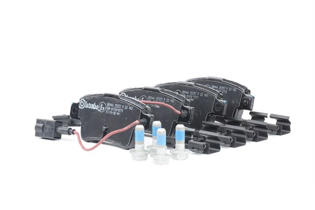Acquista online BREMBO Kit pastiglie freni Art.: P 23 142