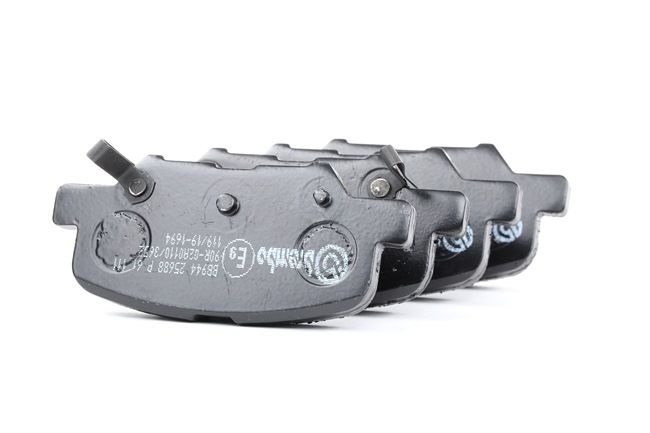 Köp Bromsbelägg av BREMBO P 61 111 till det låga priset 458,34 kr