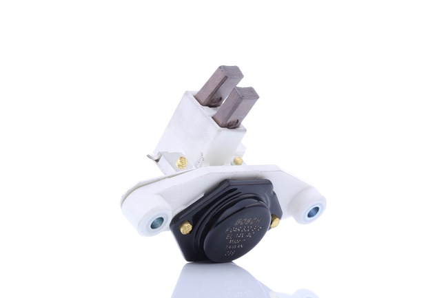 Achetez des Régulateur d'alternateur BOSCH F 04R 320 375 à prix pour 42,22 €