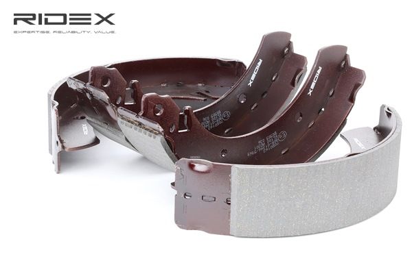 Comprar Juego de zapatas de frenos de RIDEX 70B0163 a bajo precio de 20,25 €